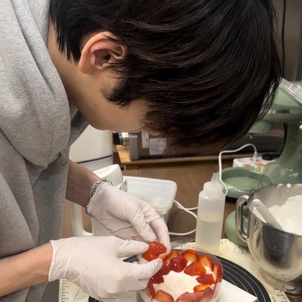 我不再渴求那株过季的洋桔梗