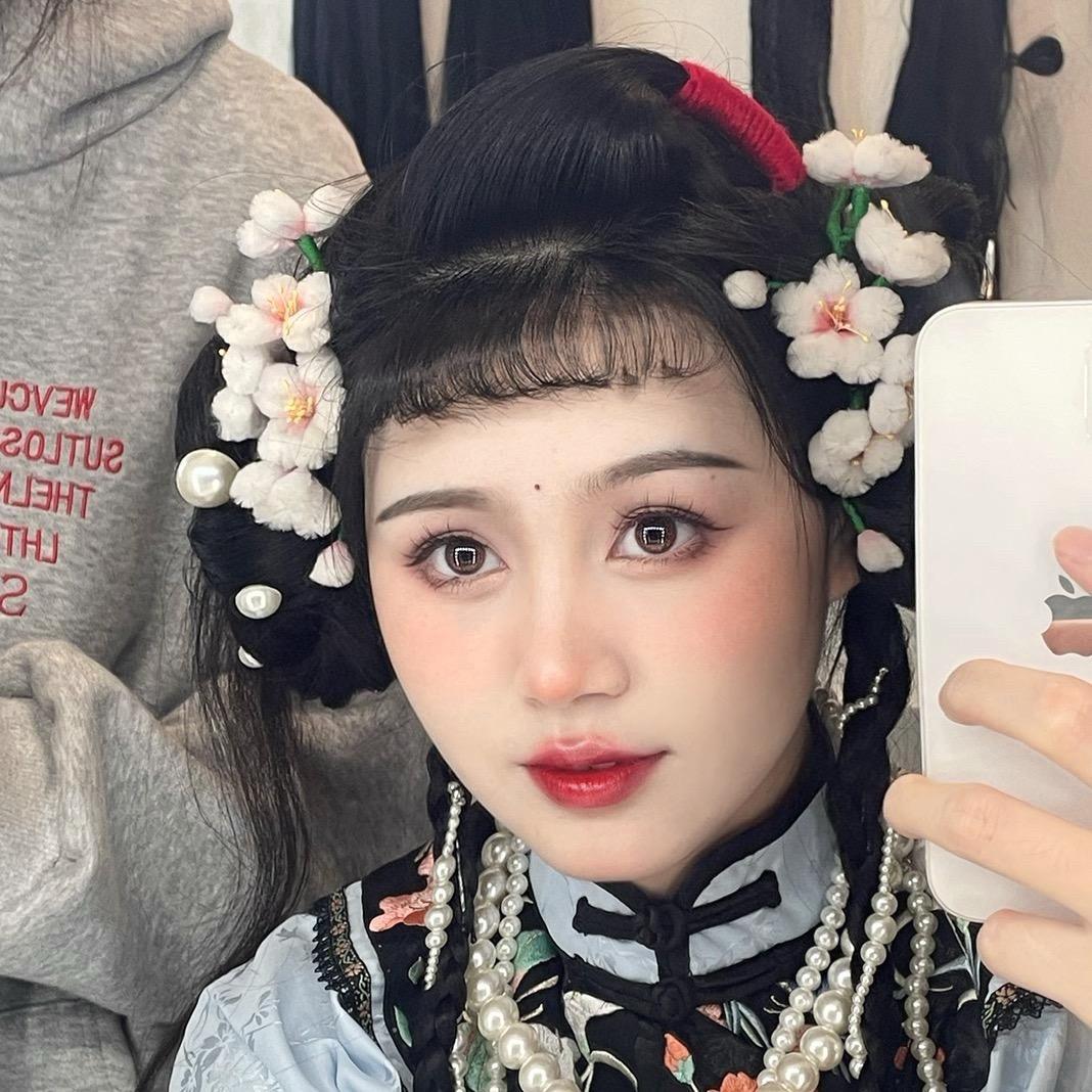 雪糕球（化妆师）