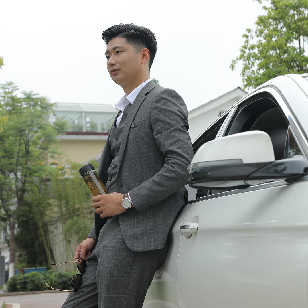 做饮品的康老师