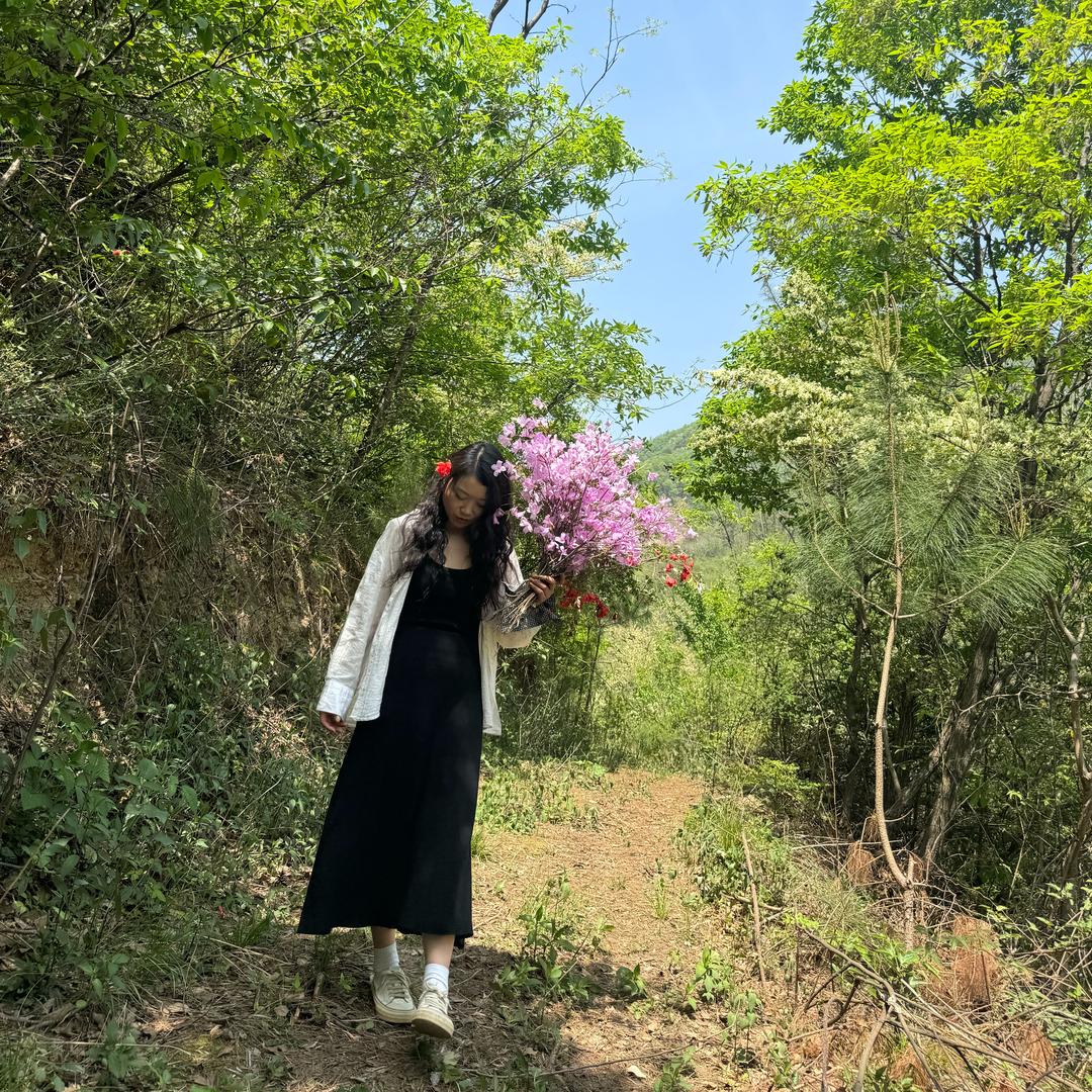 婷婷（每天晚上八点开播）