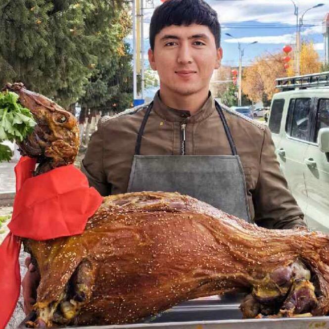昭苏县烤全羊