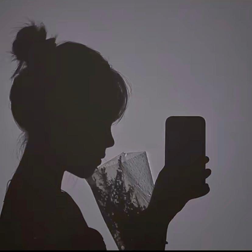 李菇凉