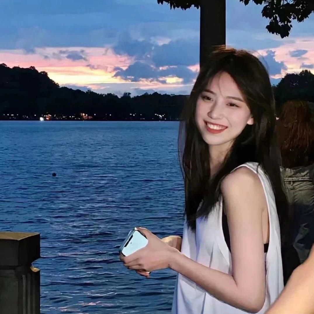 腼腆小美^
