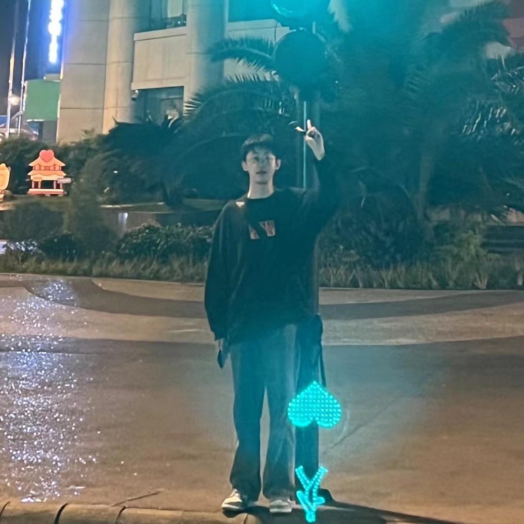 自贡跳街舞的阿鸡老师