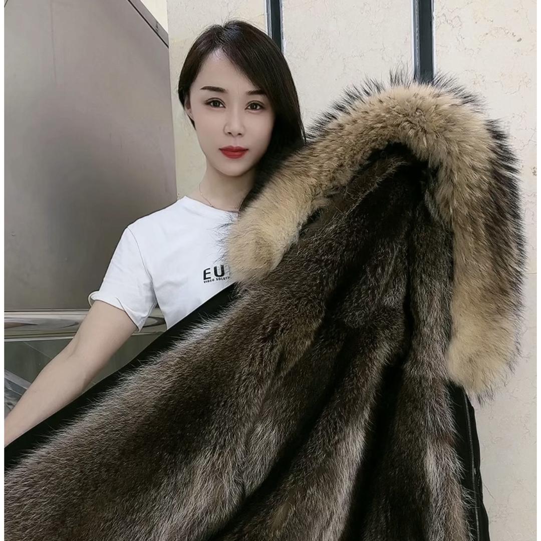 枣强大营镇冬暄服装店的小店布里尼皮草