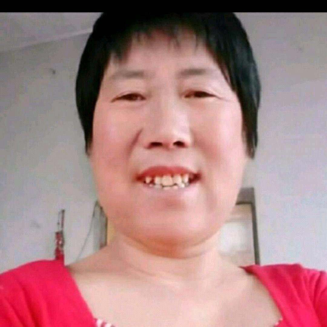 50岁忧郁老奶