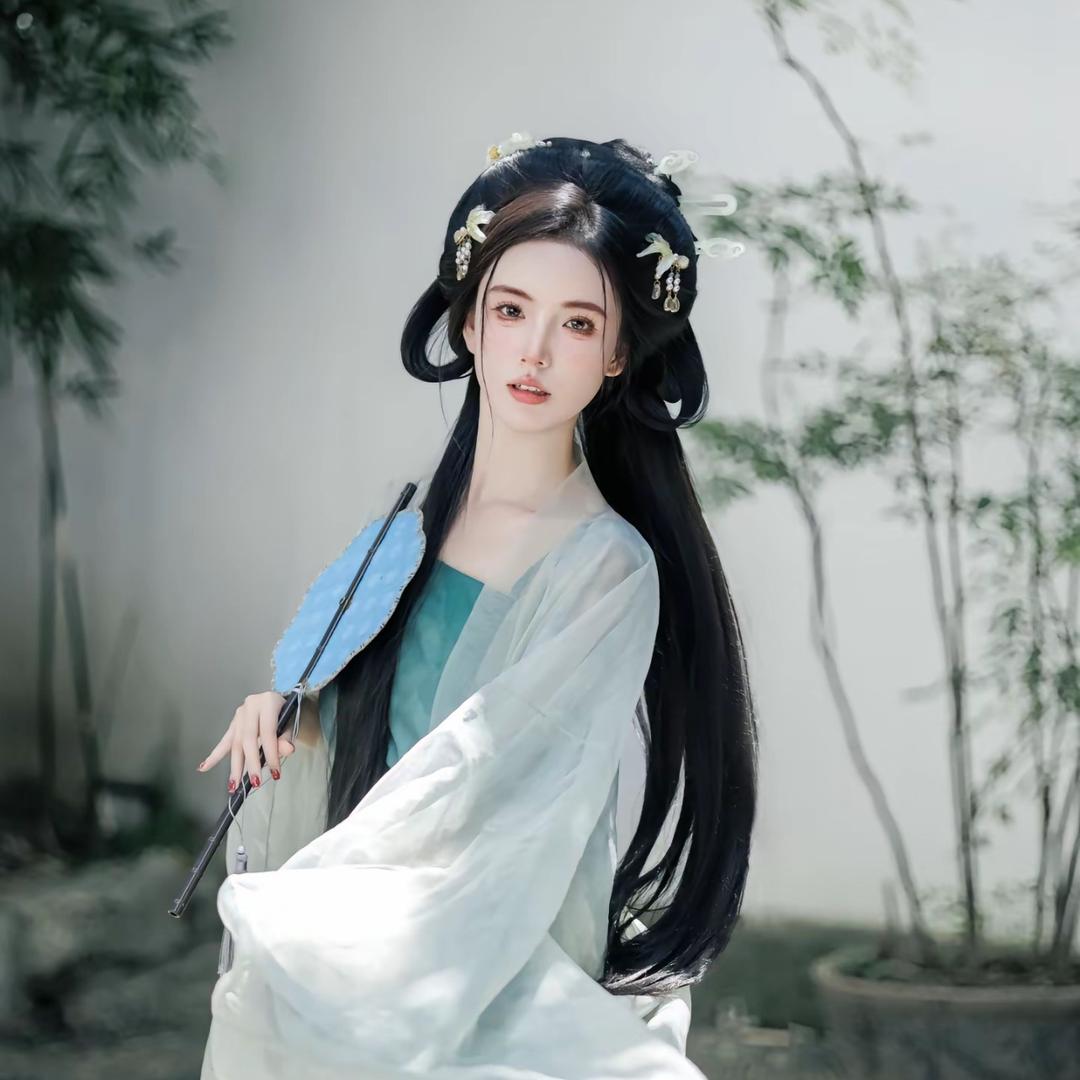 呦呦鹿鸣汉服馆（西湖店）