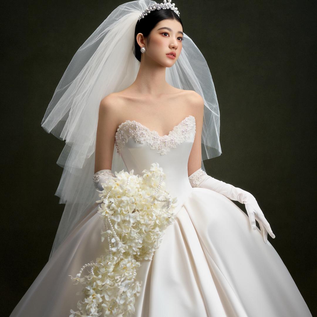 莹莹❤️红馆摄影.今囍婚纱礼服馆