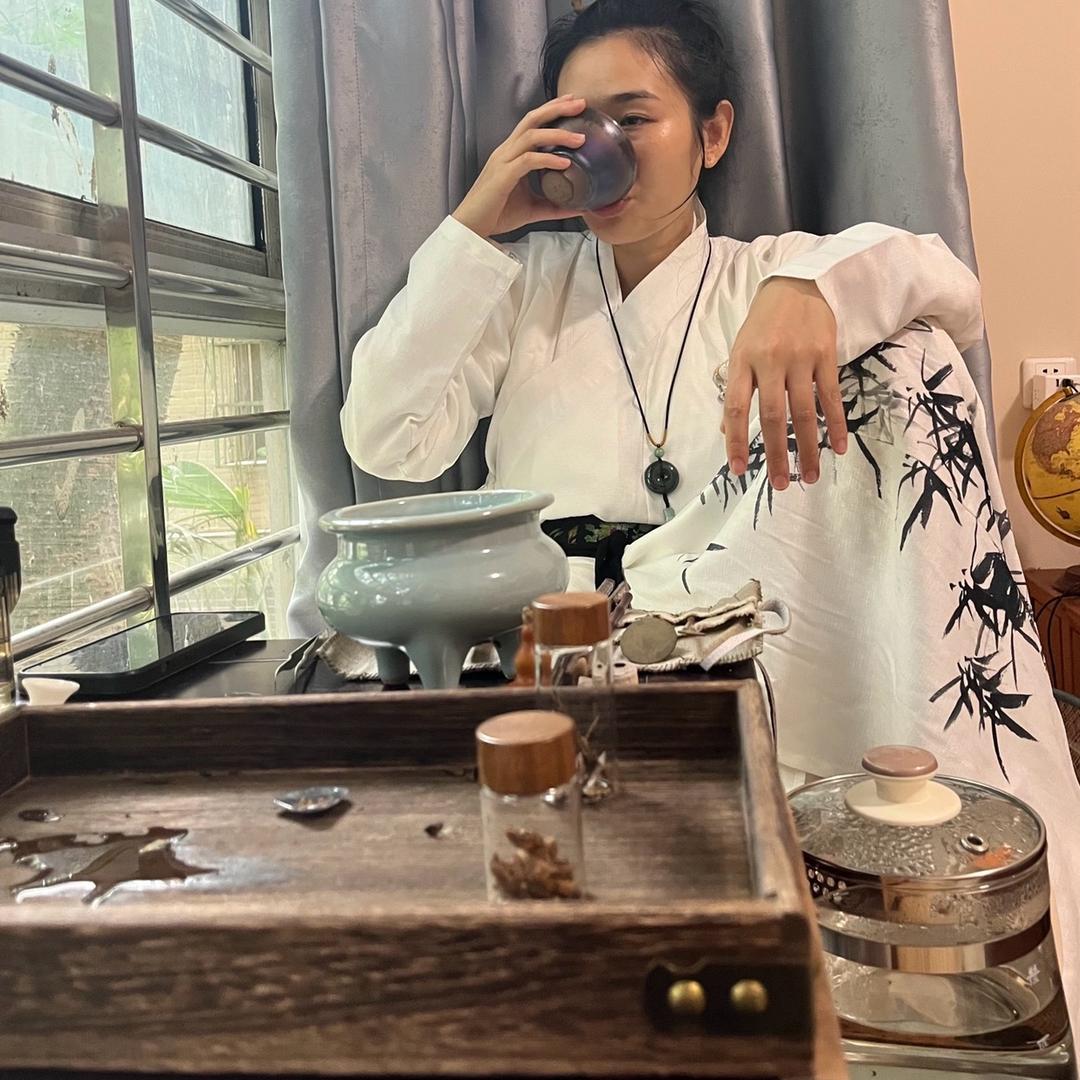 山雨欲来风满兮