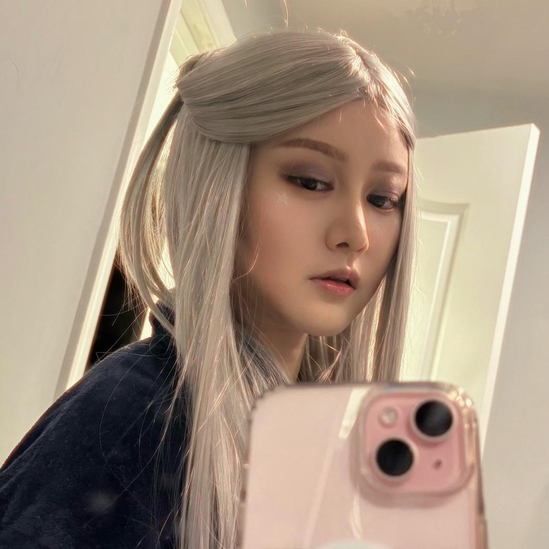 驯鹿与巴士