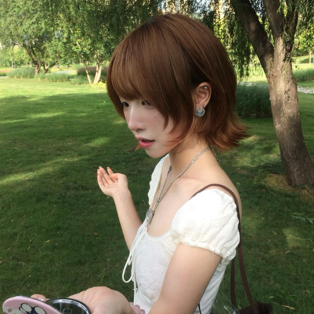 UIQ^Q