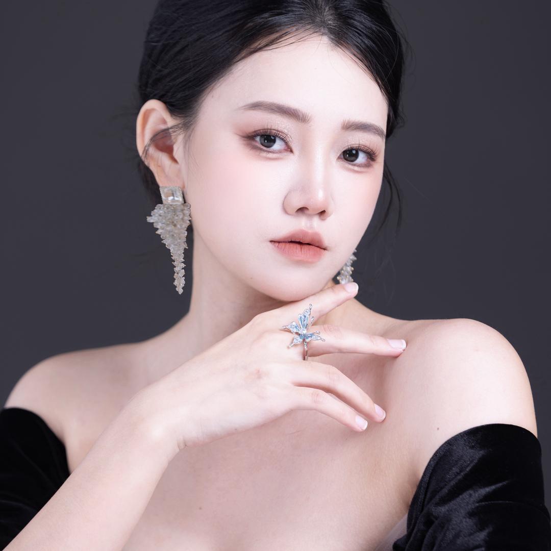 臻挺-媛媛轻运动