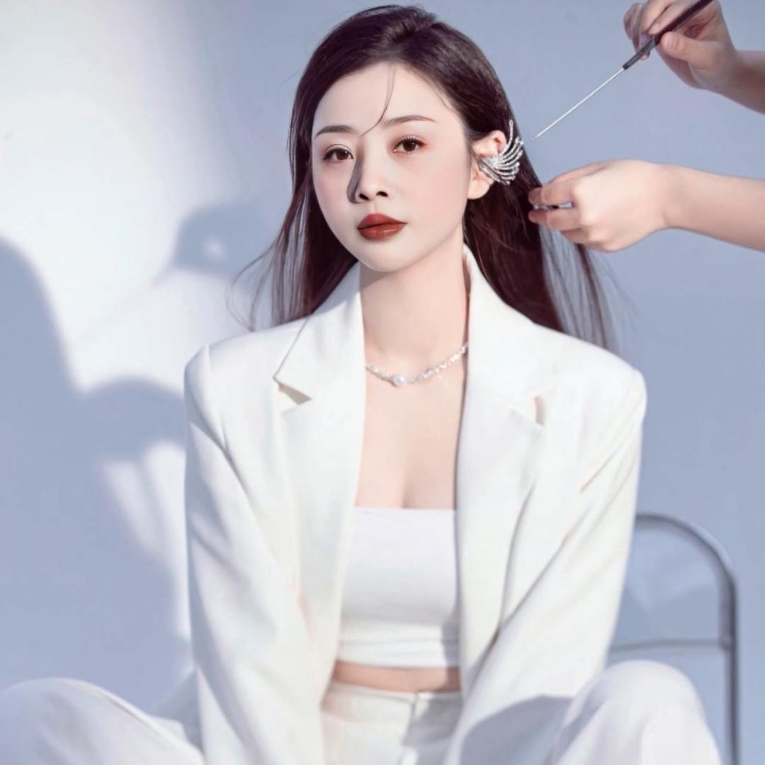 南阳海蓝岛化妆美容美发培训学校赵老师
