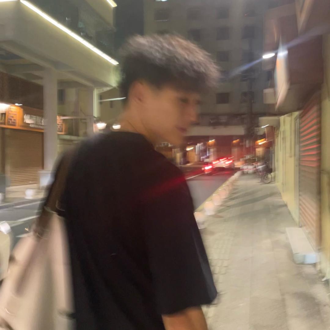无肉不型🥩