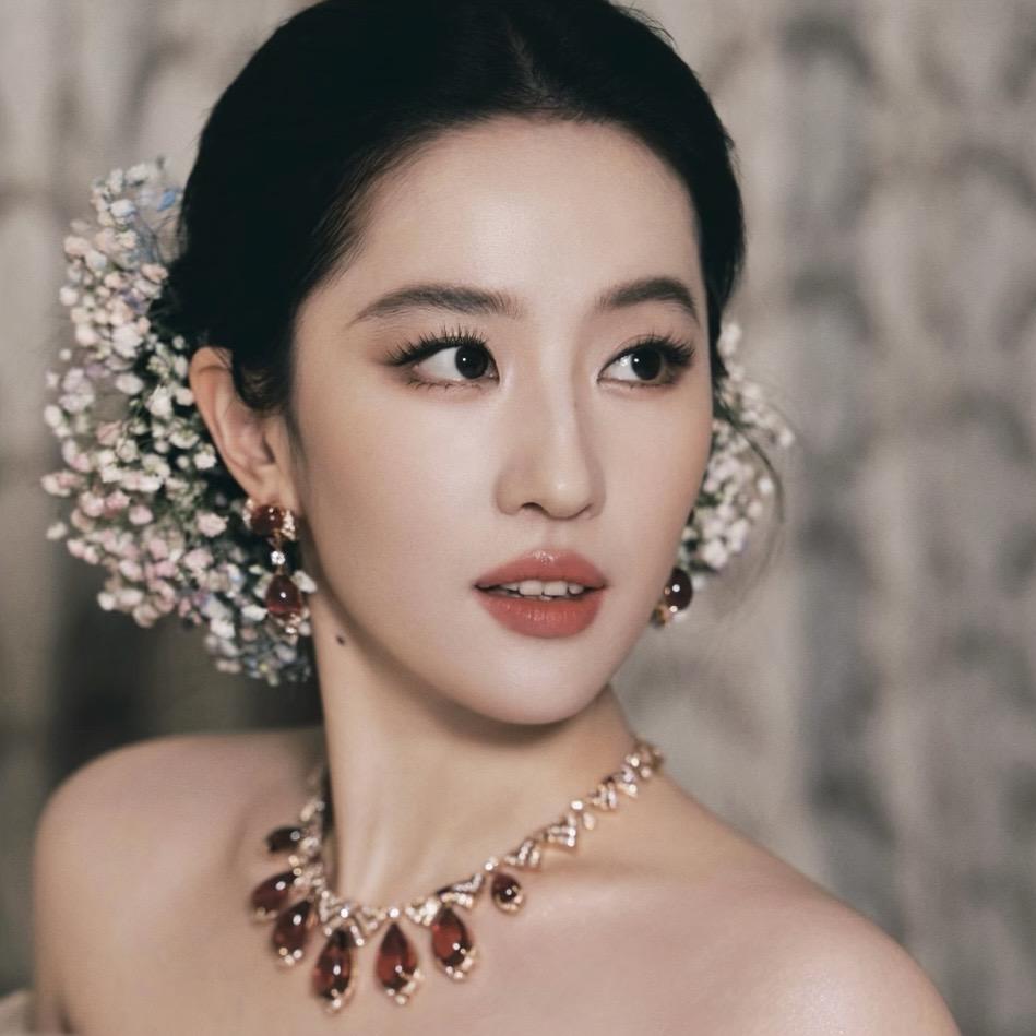 美0