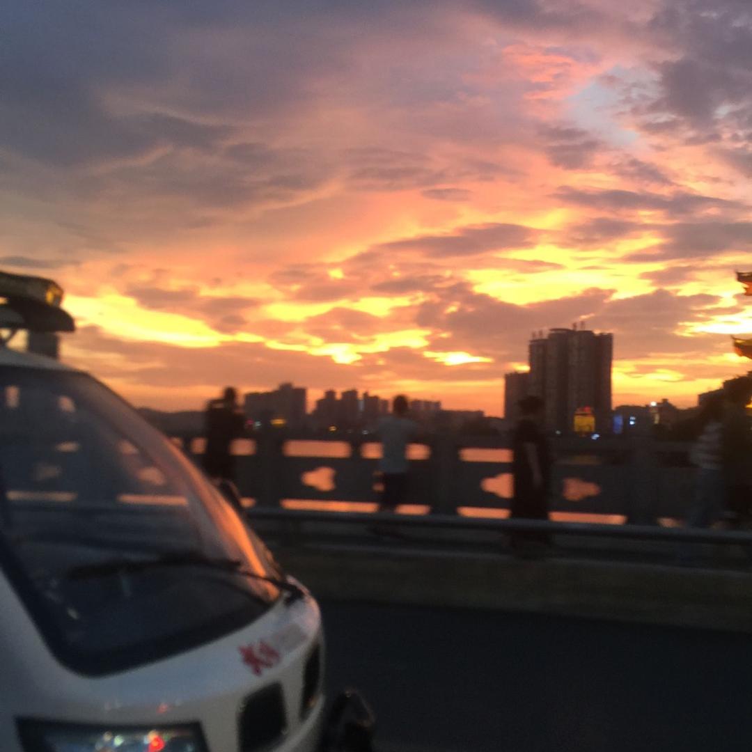 爱新觉罗小甜甜