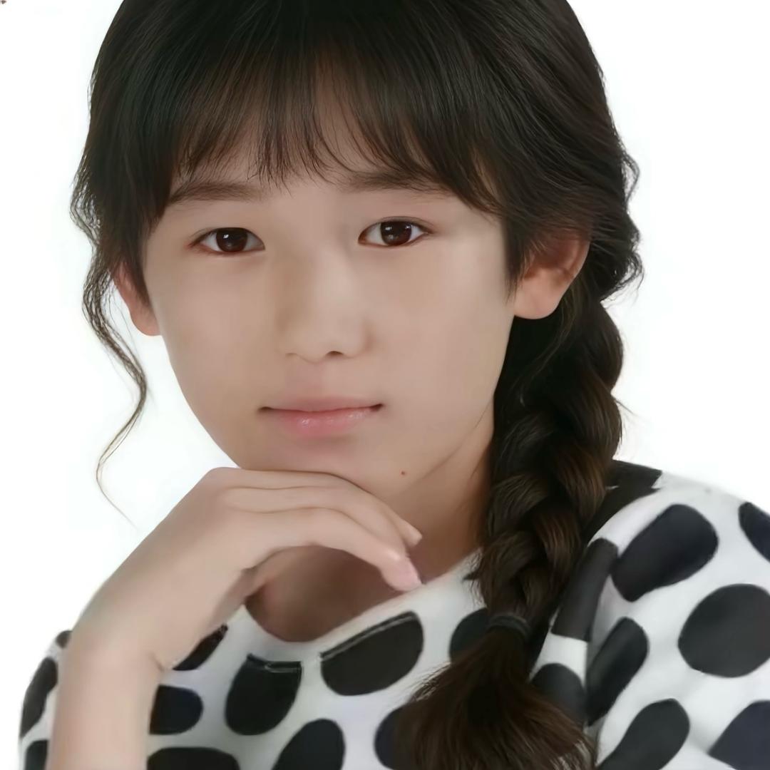 围绕月亮的小星星