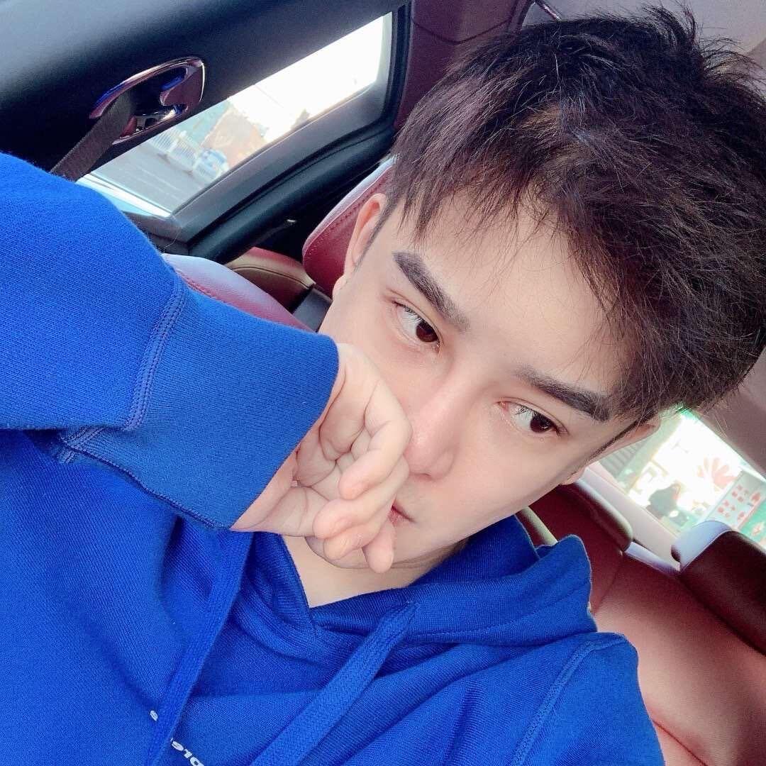 护食的憨憨哥😳