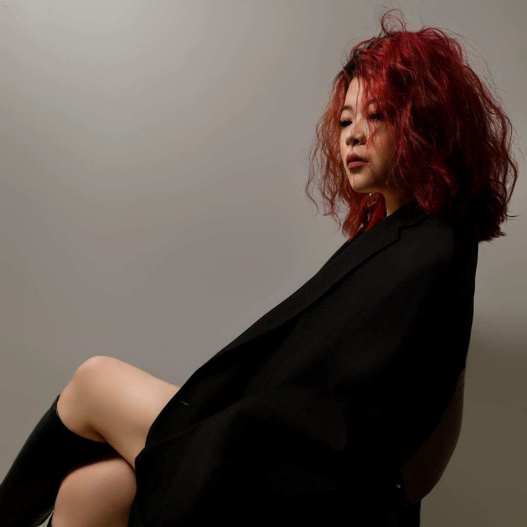 皇后婚纱首家高端跟妆-店长娜娜