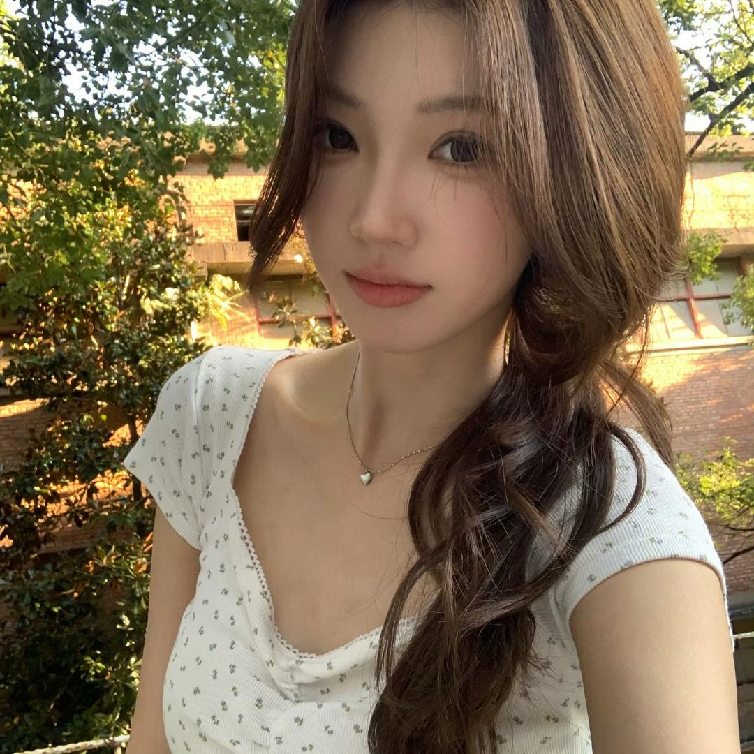 脑袋大了伊点