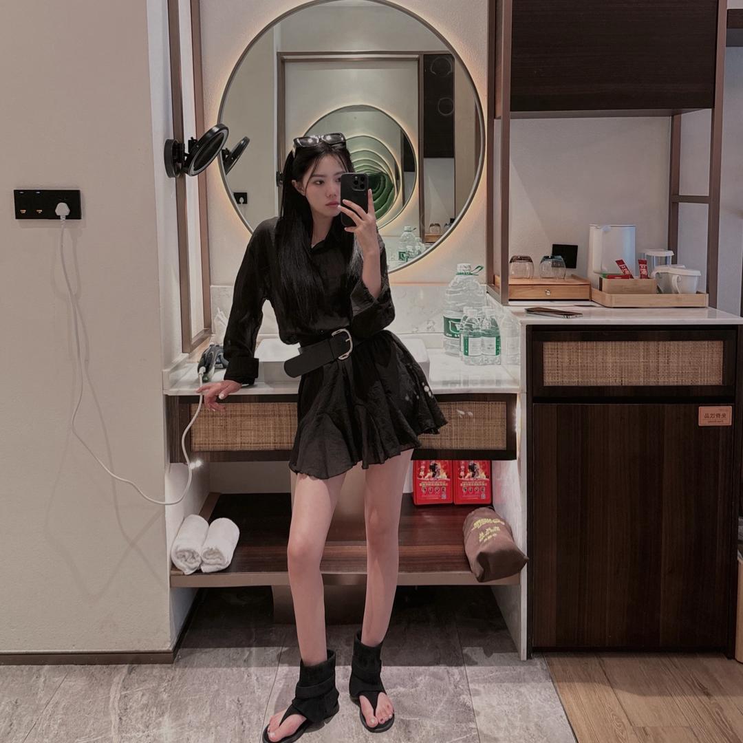 小洋妮er【C·C光腿神器工厂🏭】