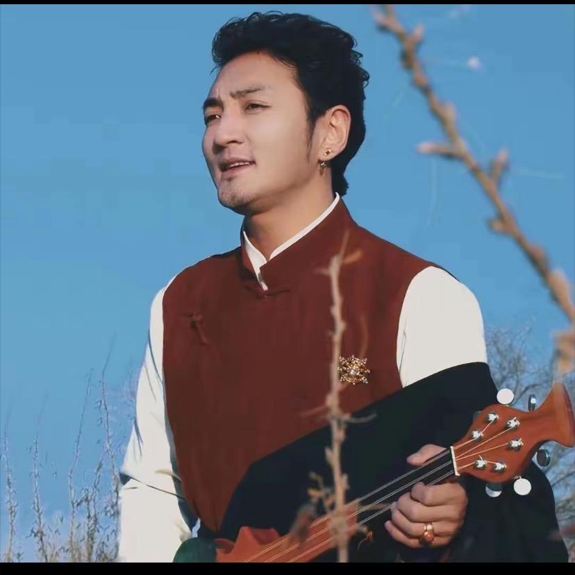 ＬＲＺＸ洛扎西🎼