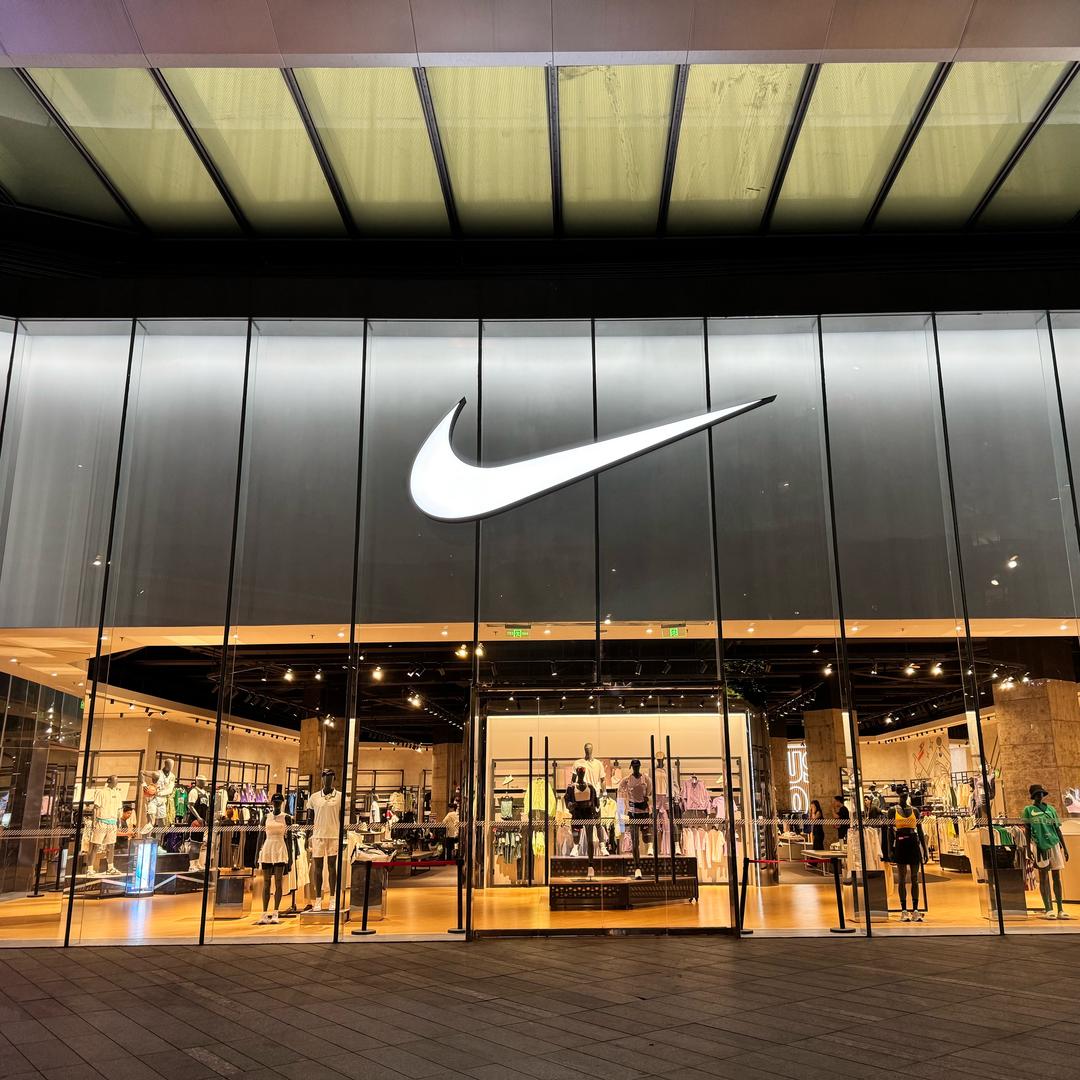 滔搏成都万象城Nike实战球鞋直播间