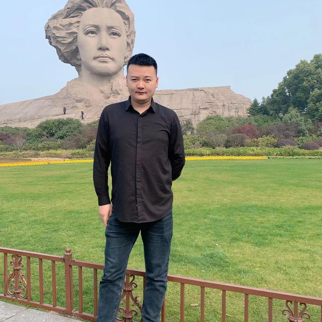 请叫我亮哥