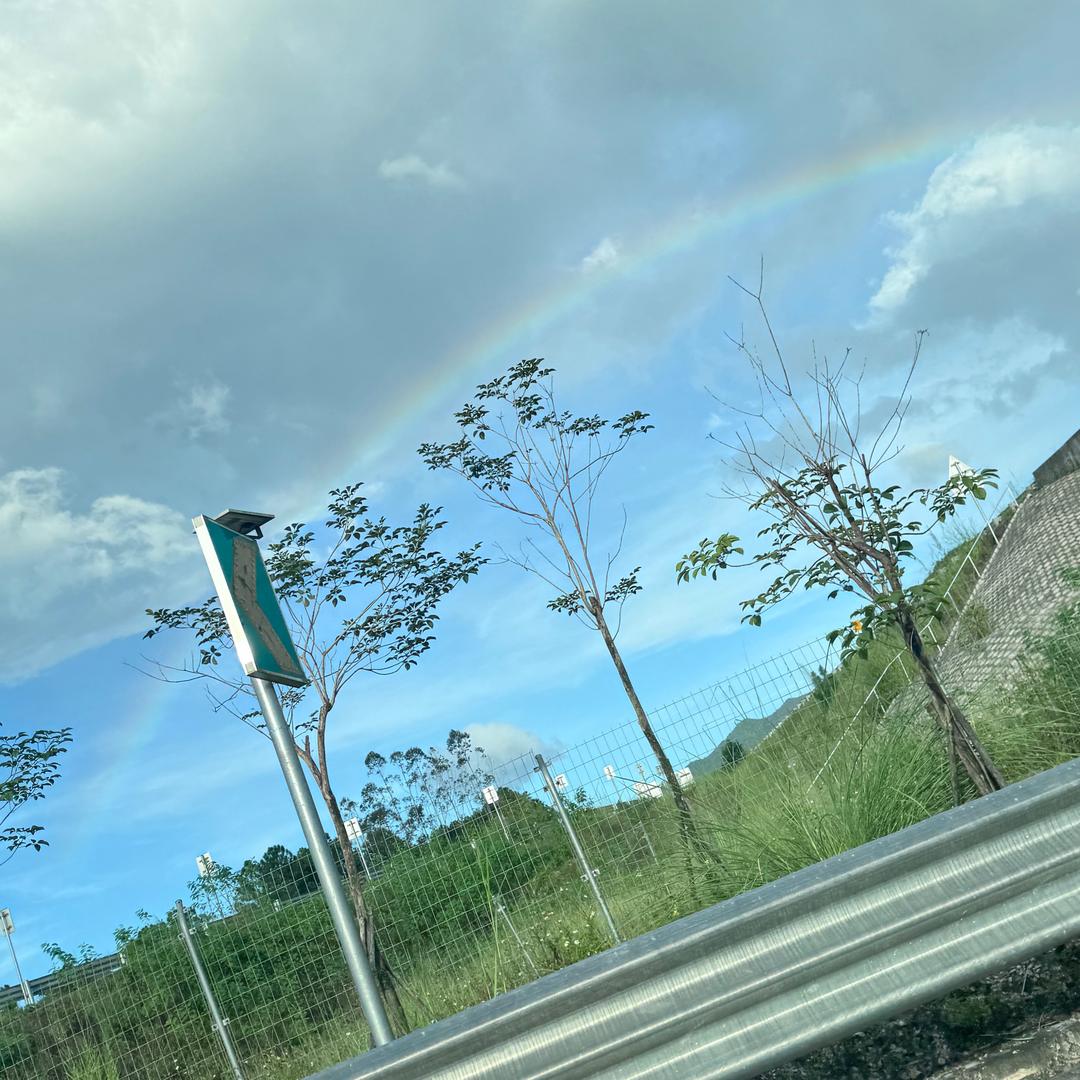 一念起，天涯咫尺；一念灭，咫尺天涯