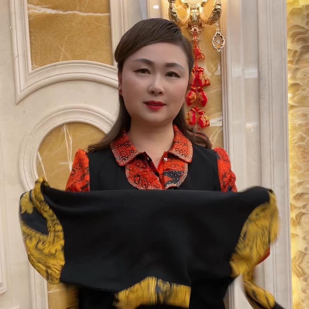 宸赫精品女装