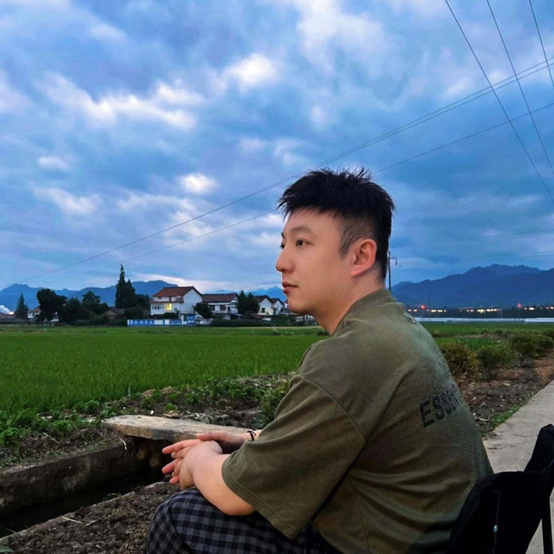 贱辉