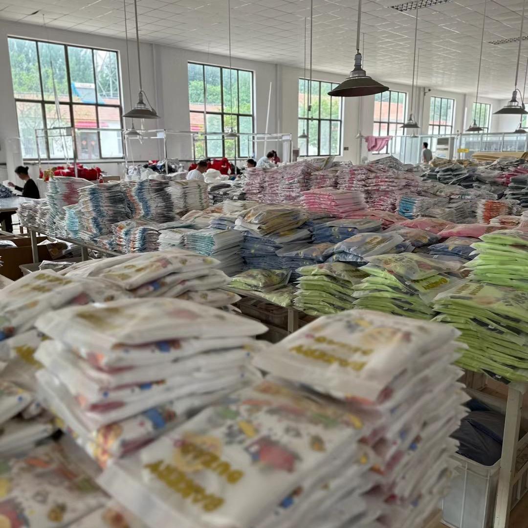 青青童装工厂店