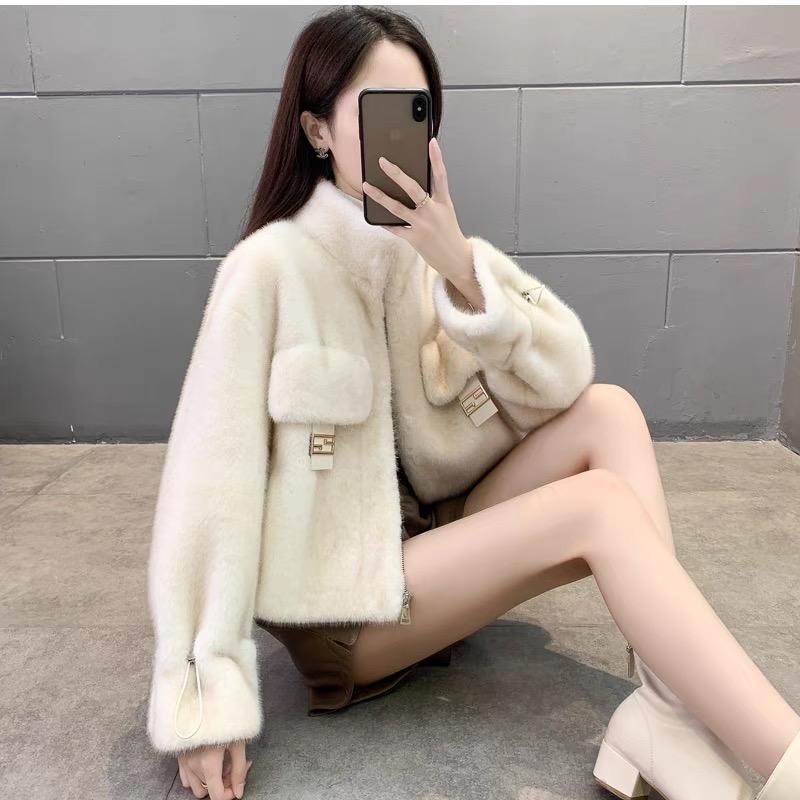雅依服饰