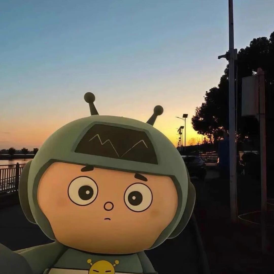 小小怪下士 ￴￴ ￴￴ ￴