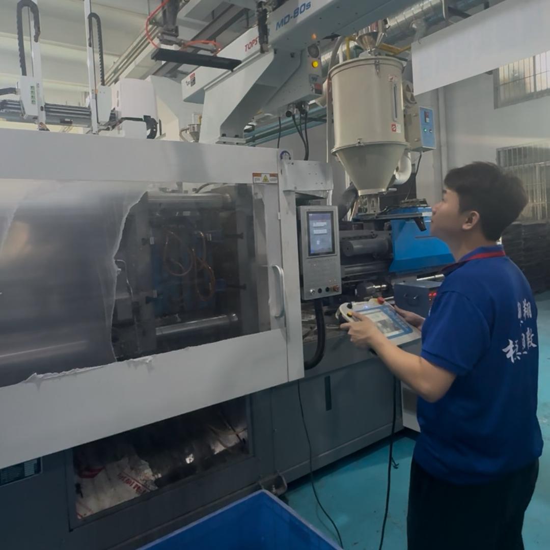 塑翔科学注塑小黎