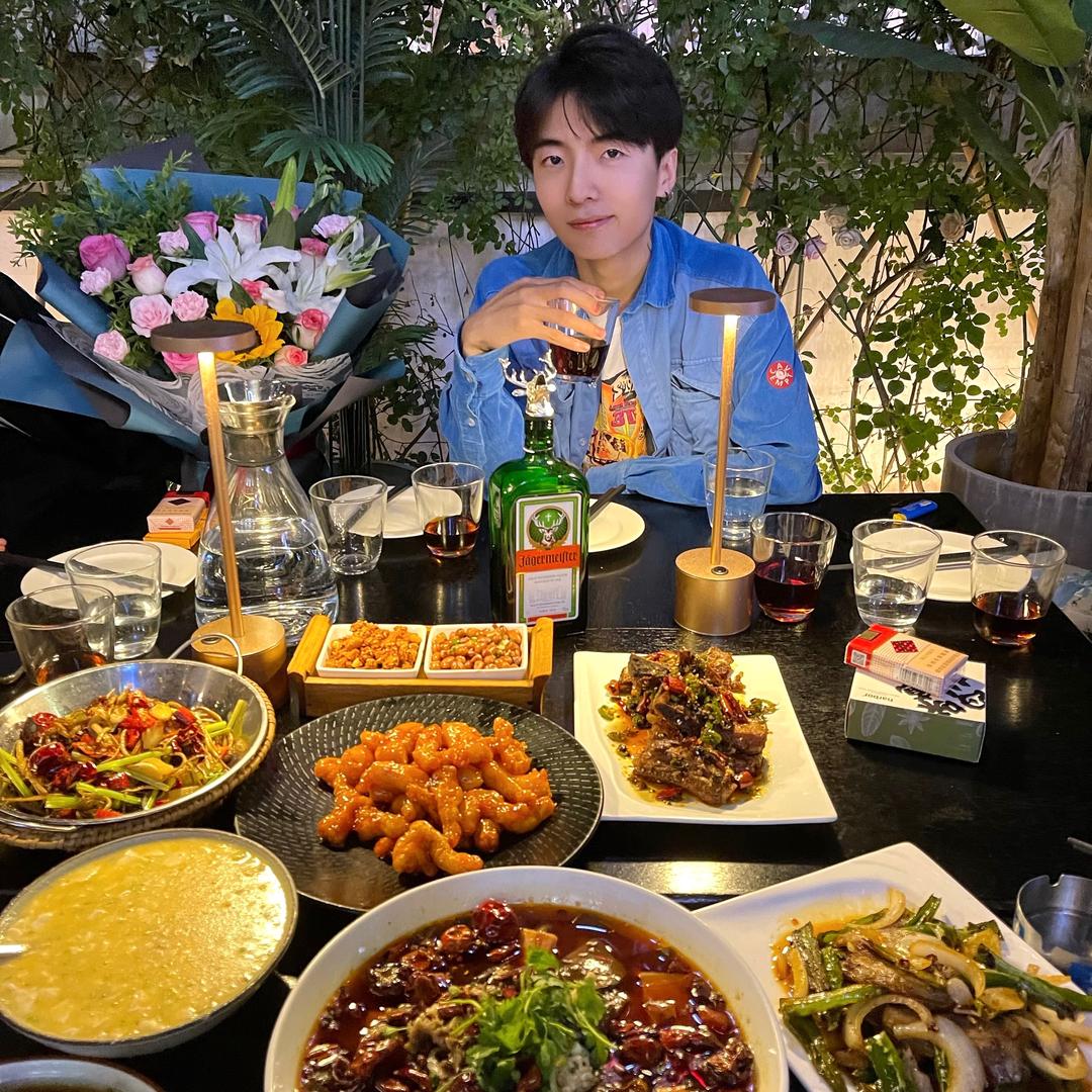 开火锅店的小周（商水山野火锅）