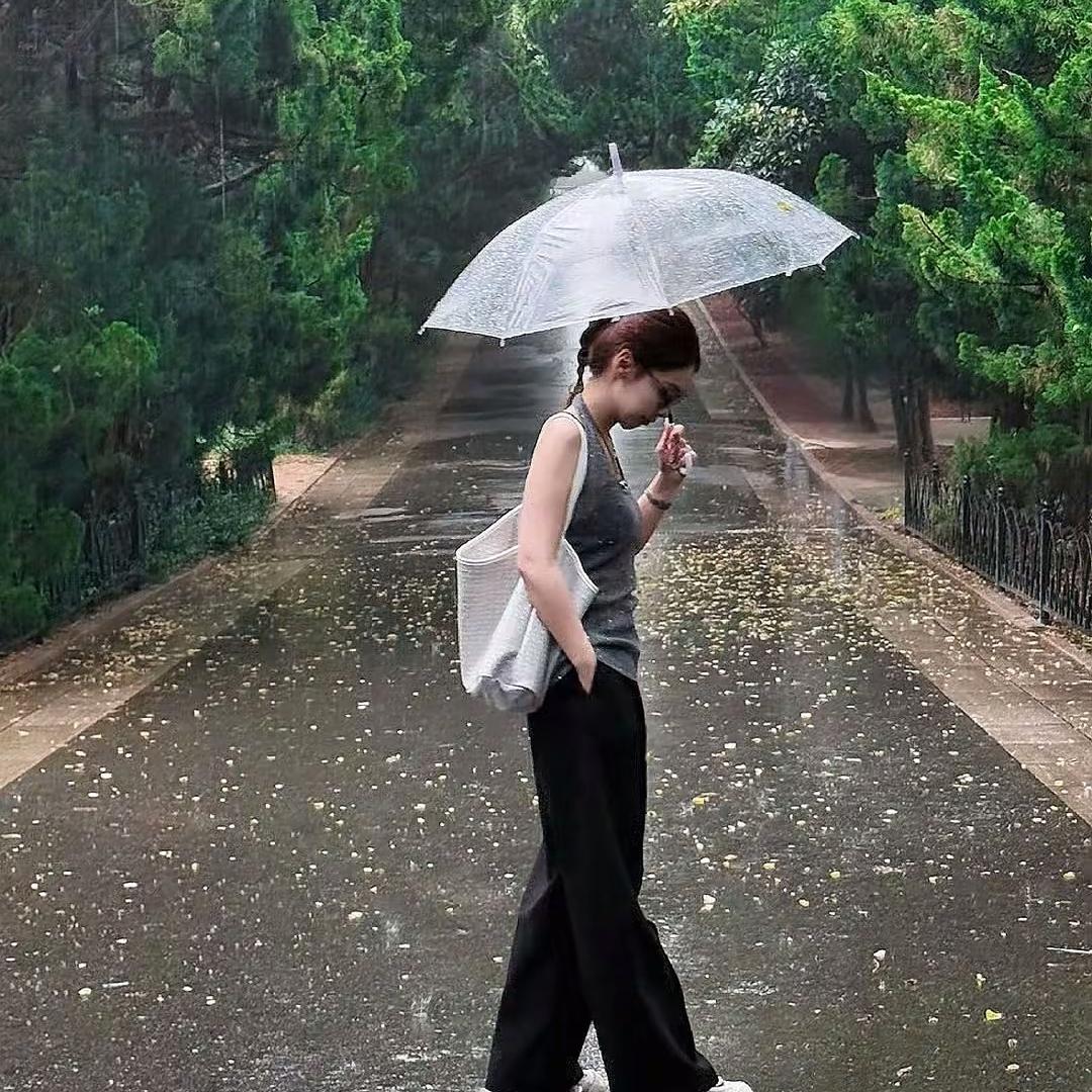 賜我一個下颌线