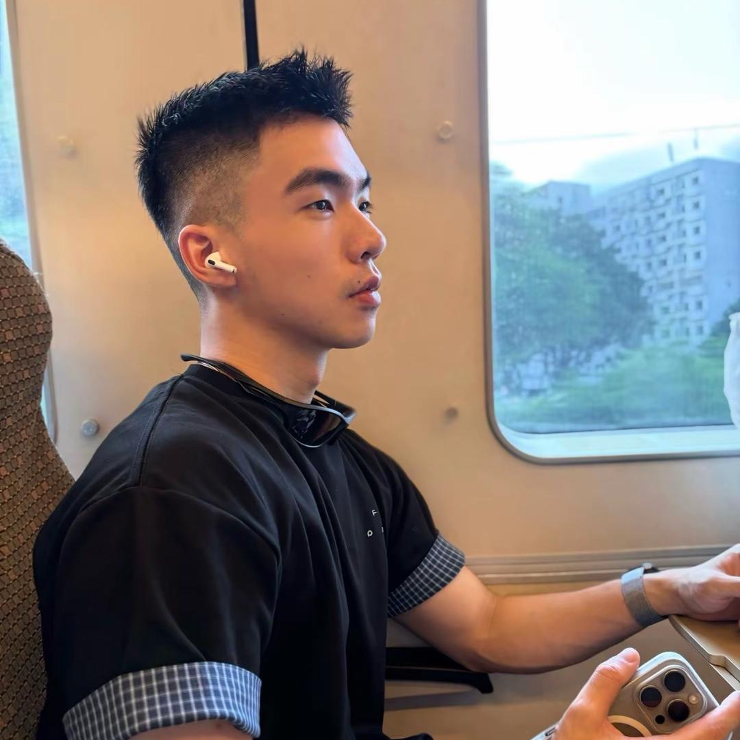 很黑的眼圈