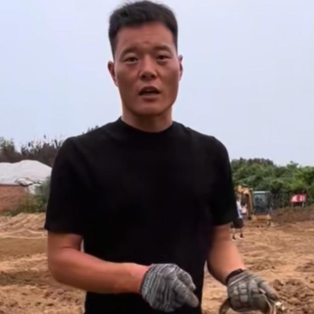 亚杰搞工程机械