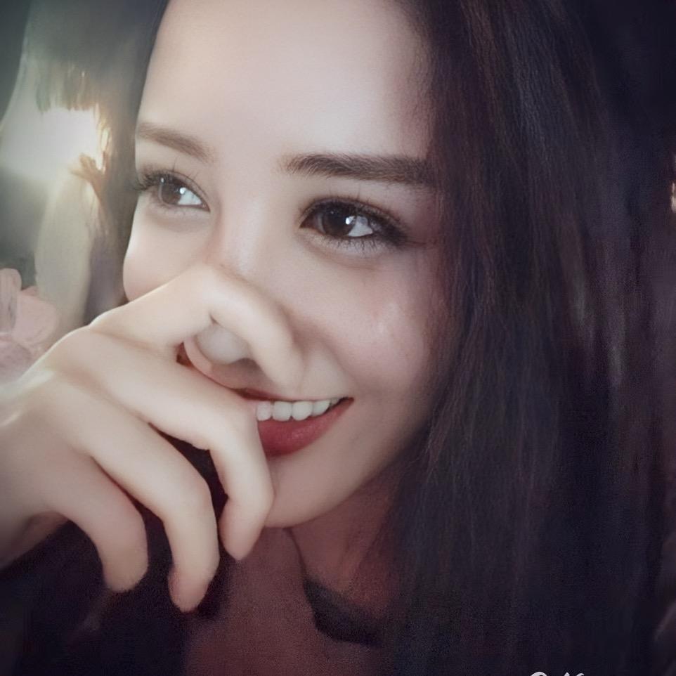 悦悦.