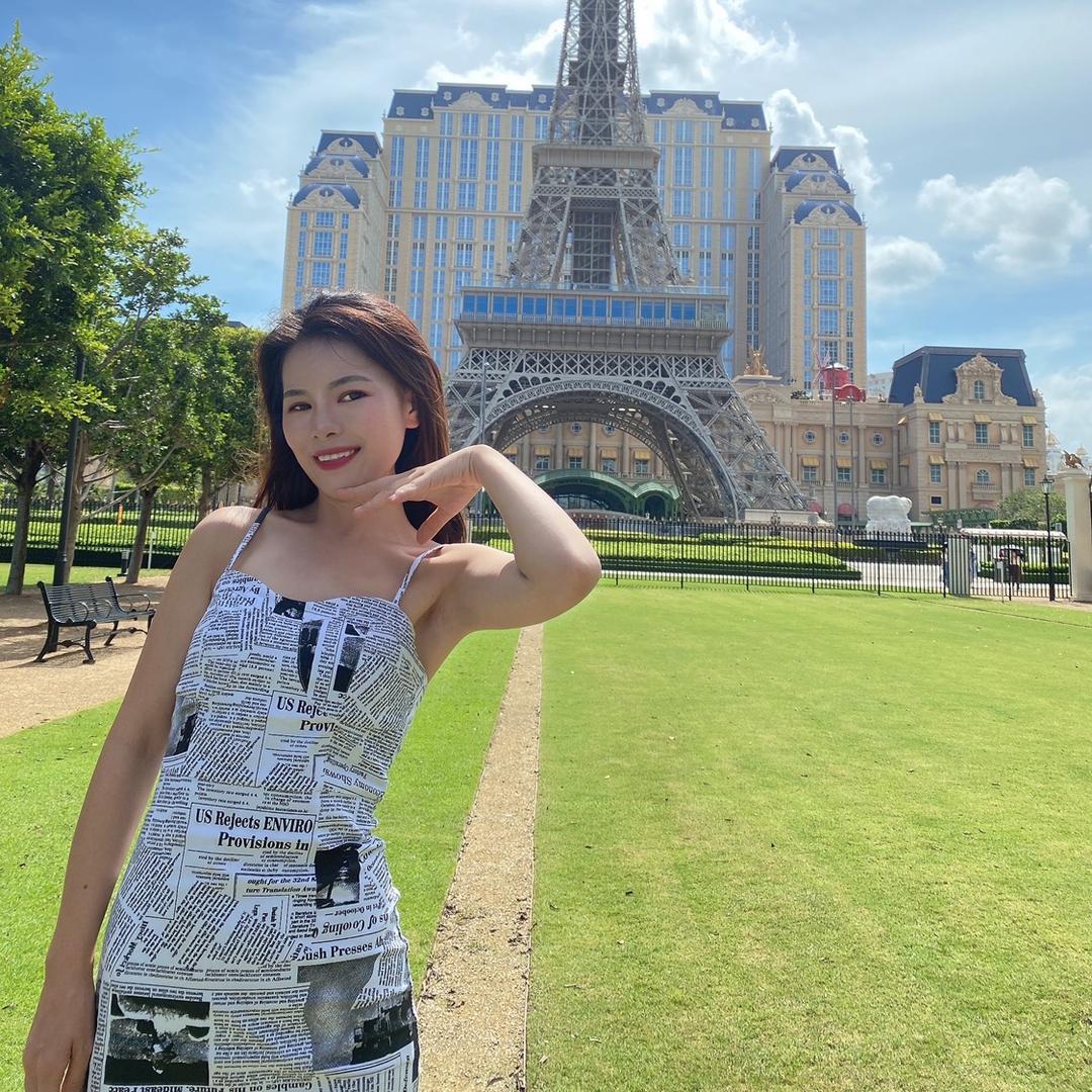 小 莫