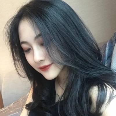 两件皮夹克的妈妈