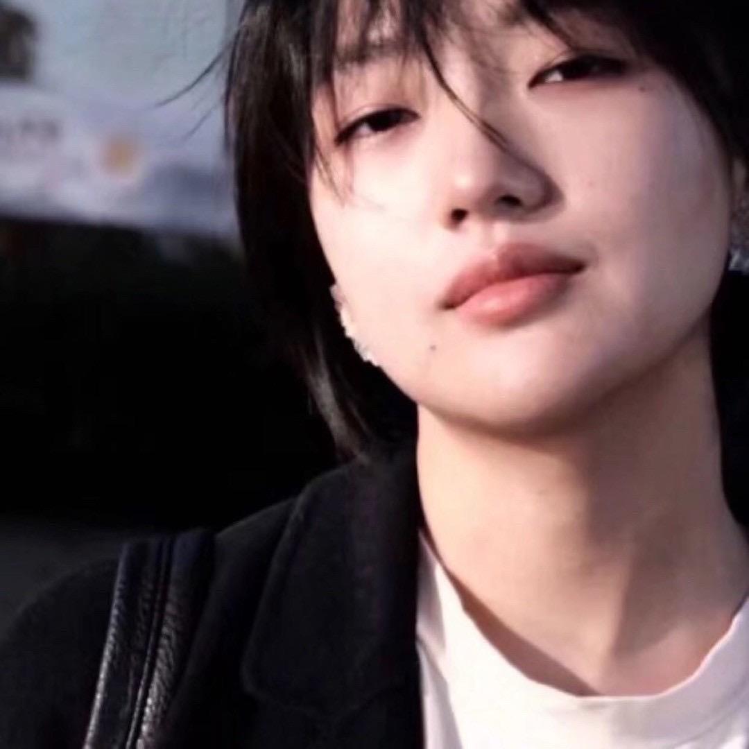 @、