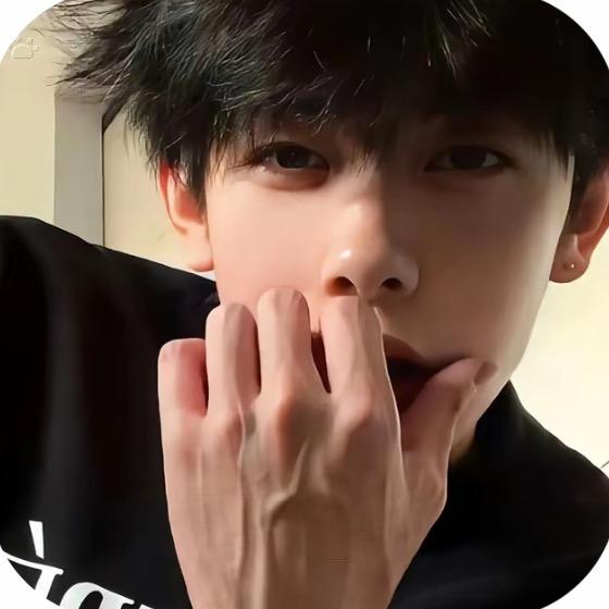 骑老奶奶闯红灯