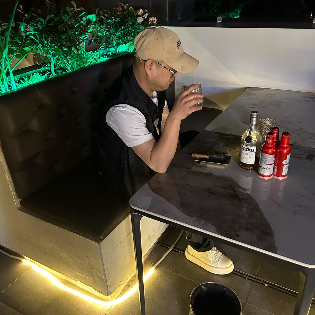 唱歌 喝酒 联系我