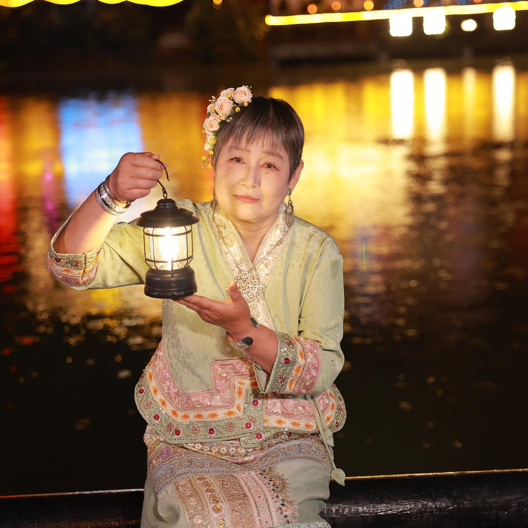 六美女她妈鹦鹉养殖