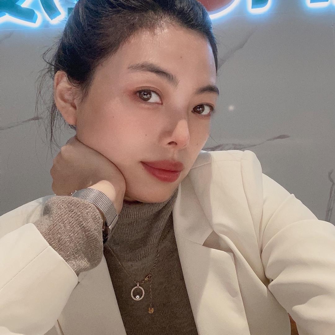 彭水万和厨电的甘姐姐