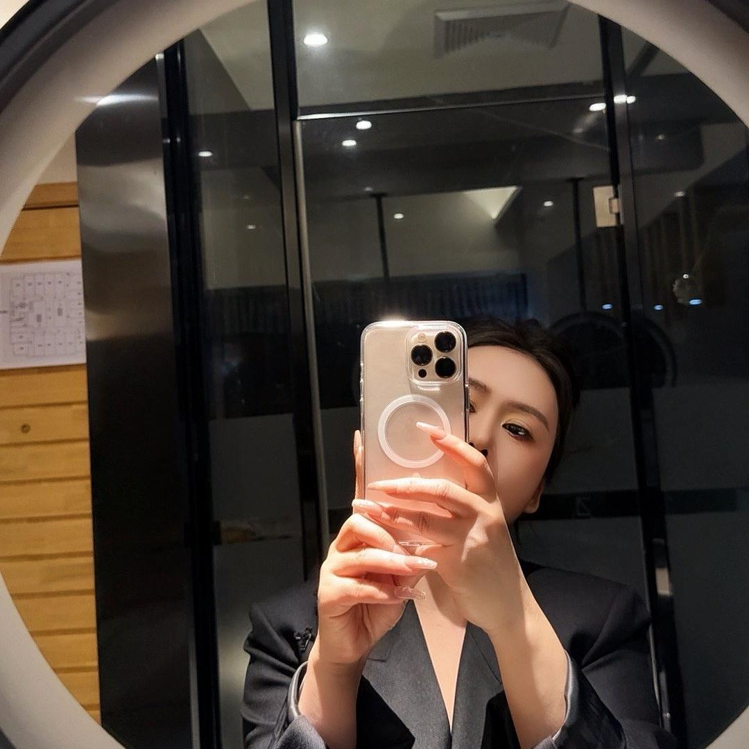 人来人往服装商行