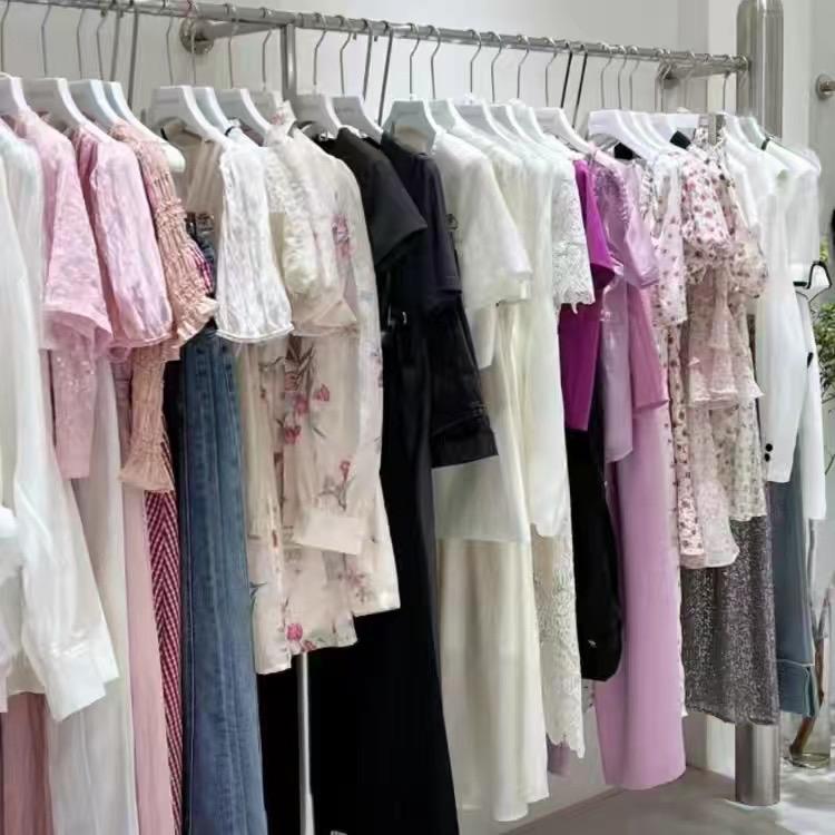 小赵女装服饰小店