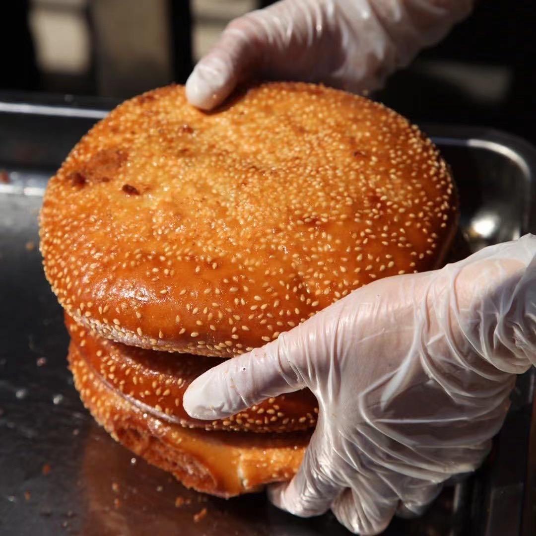馋嘴伦老字号黄金大饼 主理人黎大大
